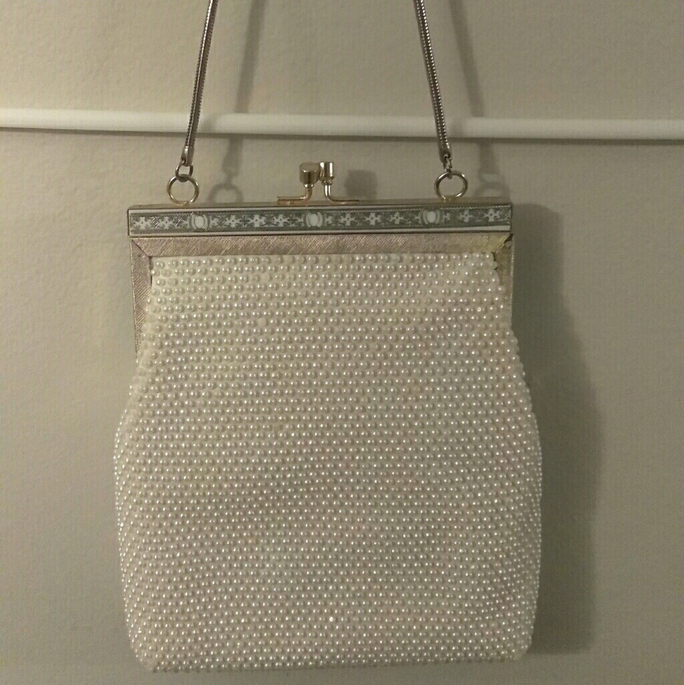 Cream colored beaded purse